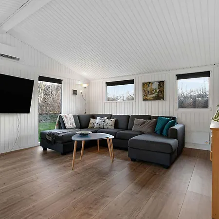 Cozy Summer House On Scenic Djursland Tatil Evi Glesborg