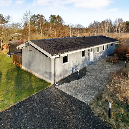 Cozy Summer House On Scenic Djursland *