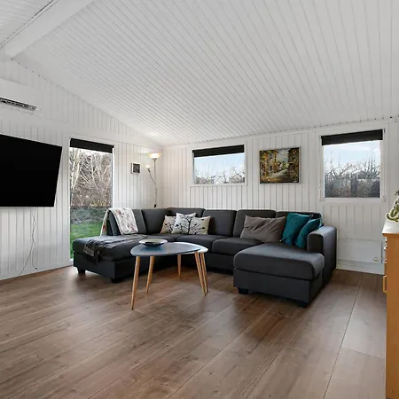 Cozy Summer House On Scenic Djursland