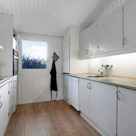 Cozy Summer House On Scenic Djursland Дом отдыха