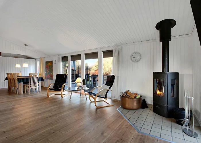 Cozy Summer House On Scenic Djursland Holiday home *