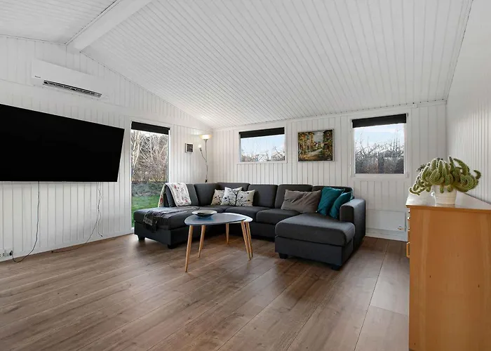 Cozy Summer House On Scenic Djursland Tatil Evi Glesborg