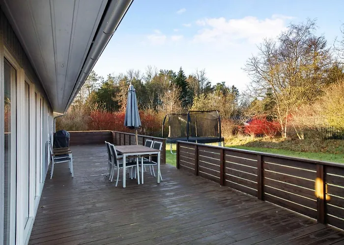 Cozy Summer House On Scenic Djursland Glesborg
